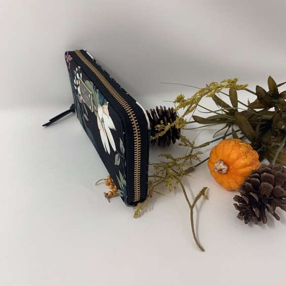 Kate Spade Wilson Road Botanical Neda Wallet - Picture 2 of 4